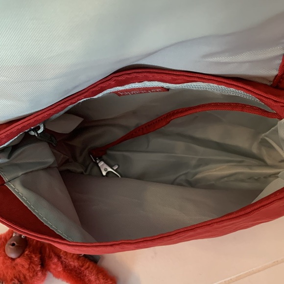 Kipling Crossbody/Shoulder bag in Deep Red Nylon. - Picture 7 of 8